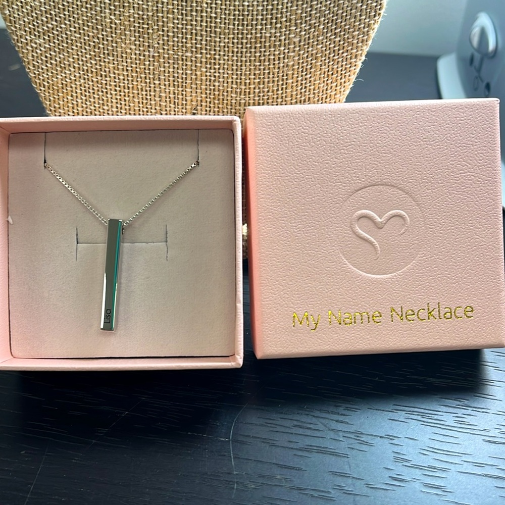My Name Necklace - Lisa View 4